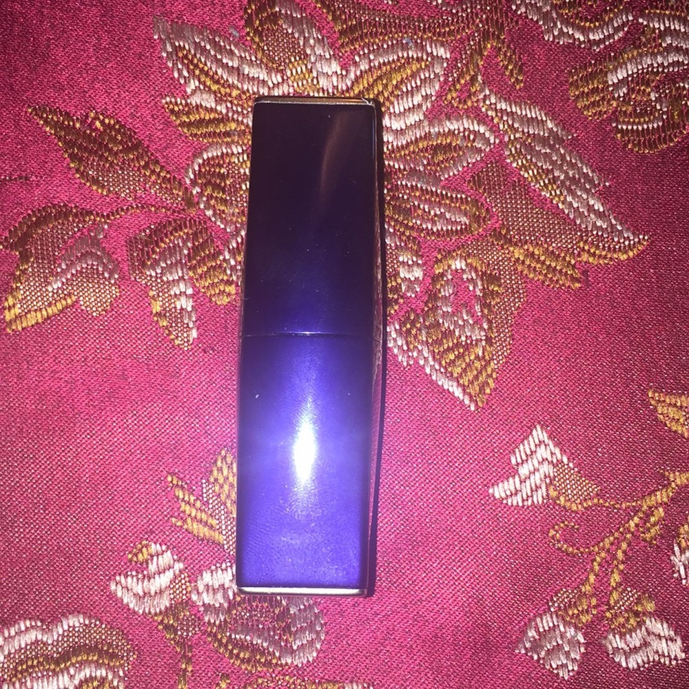 Intense nude lipstick!